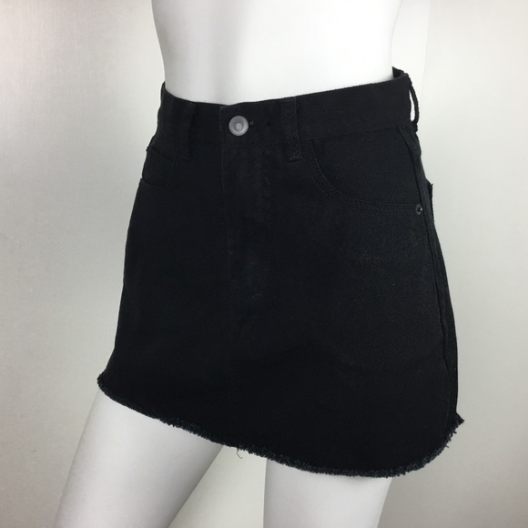 Brandy Melville Black Mini Skirt Size Medium NWT - Picture 1 of 5
